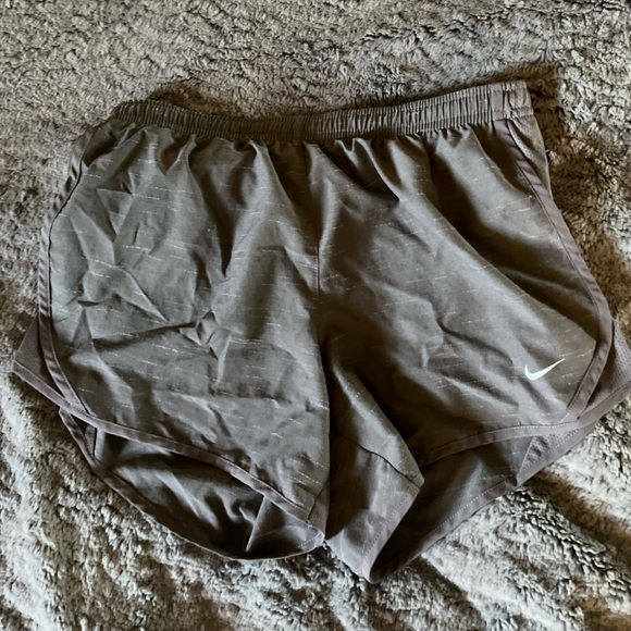 Grey XS Nike shorts - Picture 1 of 3